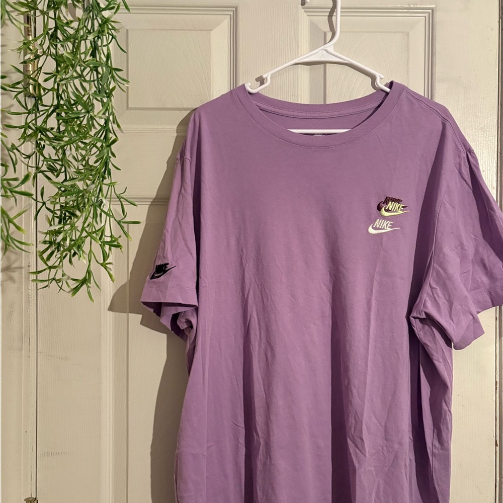 Nike Men's Purple T-Shirt